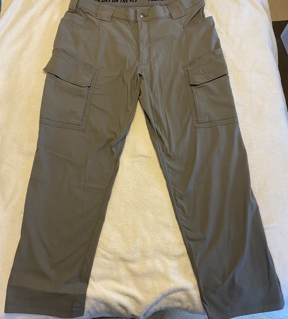 Duluth Trading Co Dry On The Fly Cargo Pants Mens 40 x 32 Gray Relaxed Fit Flex